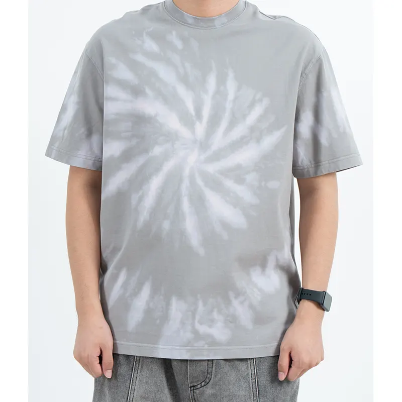 T-shirt gris décontracté à col rond avec effet tie-dye en spirale